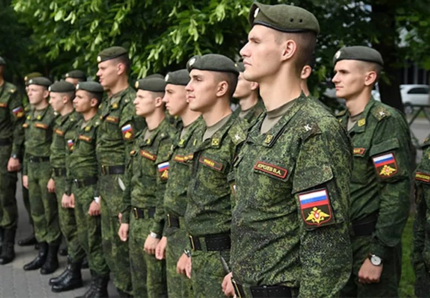 Служащие по контракту это. Контрактная служба. Российский солдат. Солдат контрактник. Солдат контрактник.