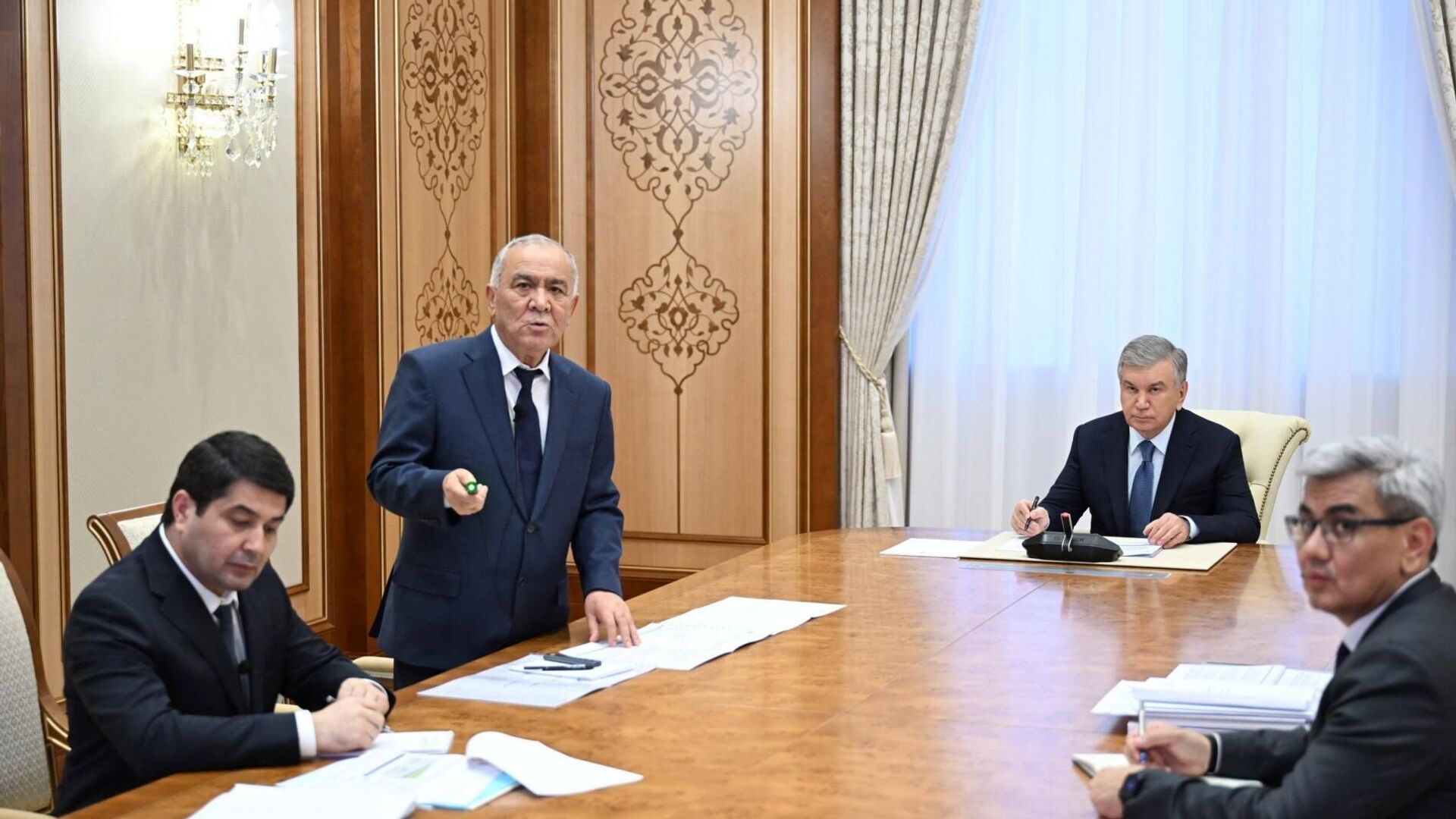 Шавкату Мирзиёеву доложили о состоянии и перспективах нефтегазовой отрасли Узбекистана - Sputnik Узбекистан, 1920, 26.03.2026