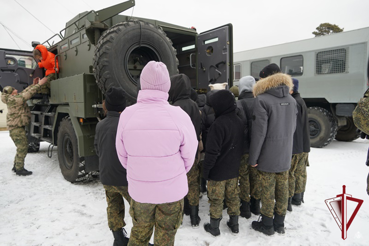 В Бурятии в ОМОН Росгвардии прошел день открытых дверей