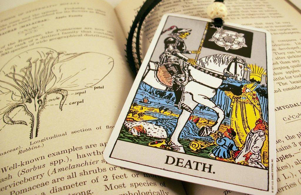 Самые жуткие карты Таро: 5 арканов, которые предупреждают об опасности