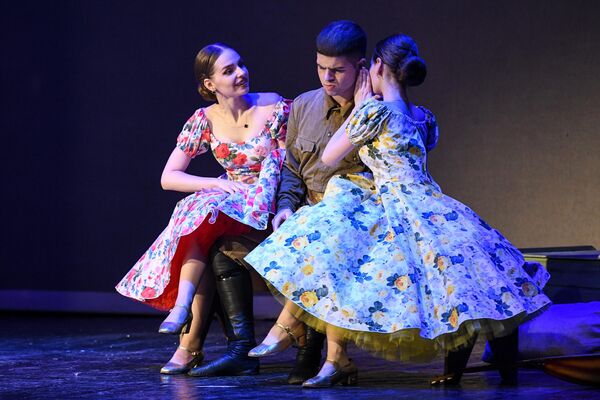 В Баку состоялся праздничный концерт по случаю 80-летия Победы в ВОВ. - Sputnik Азербайджан