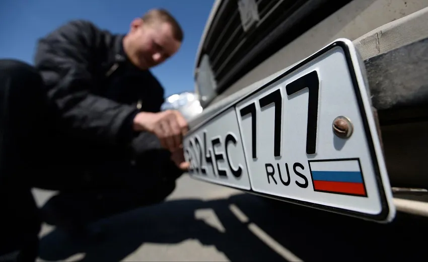 В Литве вступил в силу запрет на использование авто с российскими номерами