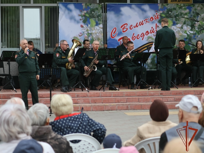 Военнослужащие Росгвардии выступили на городской сцене на международном празднике «Во имя жизни на земле», приуроченном ко Дню Победы
