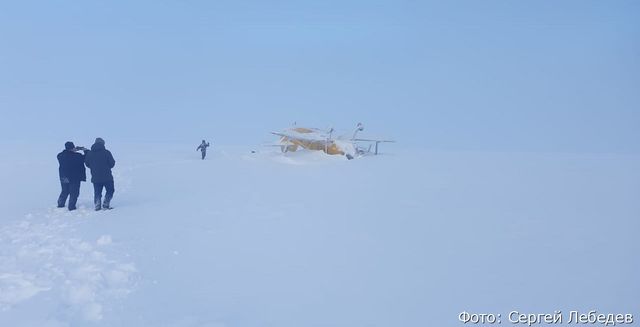 Самолёт Ан-2 на Камчатке при падении упал на крышу