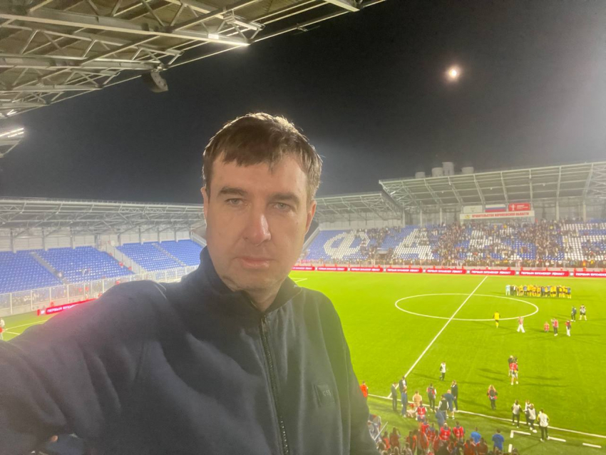 Болел за «Факел» из Европы: Данил Кустов назвал три вещи, которые привнёс в игру старый-новый тренер