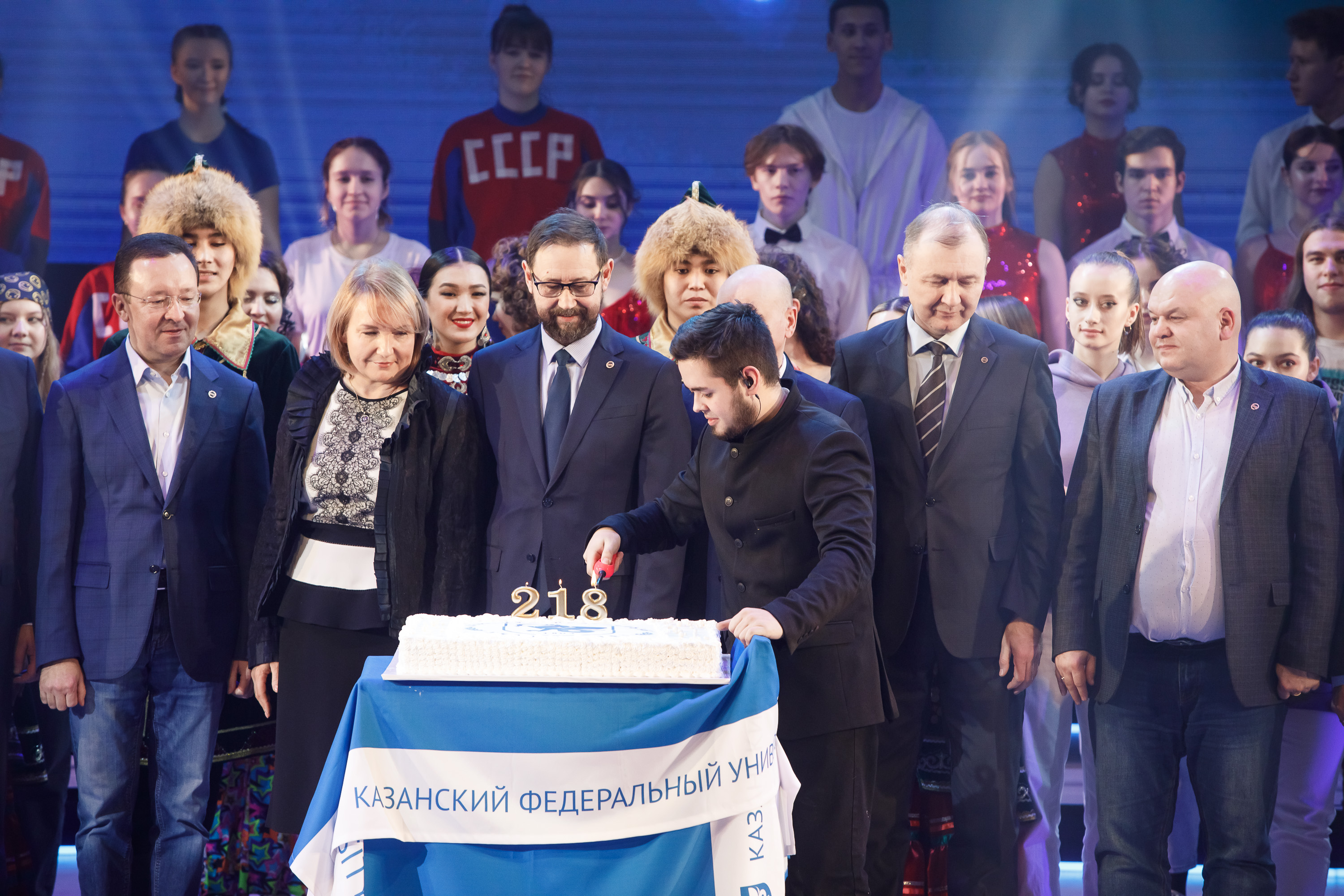 На торжественный вечер по случаю. На торжественный вечер по случаю. Фмба 75 лет 9 ноября 2022 года концерт в кремле. Торжественная часть в честь юбилея. На торжественный вечер по случаю.