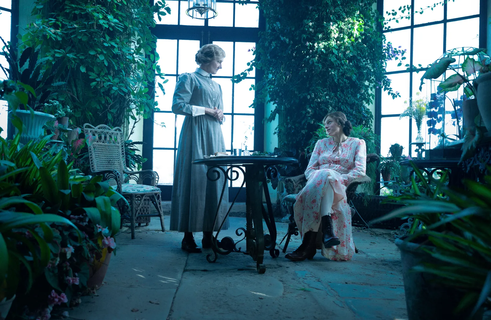 Netflix показал первые кадры из фильма «Любовник леди Чаттерли» с Эммой Коррин (фото 1)