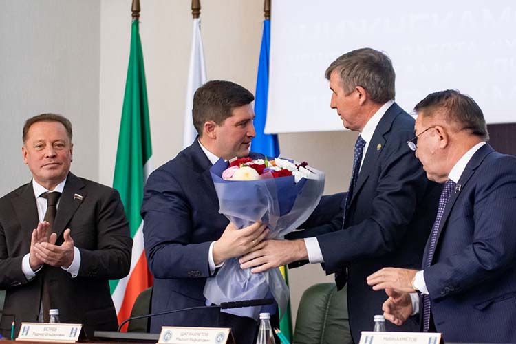 Депутаты единогласно проголосовали за Беляева в открытом формате