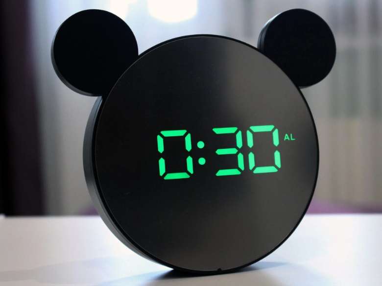 Настольные часы Микки Маус