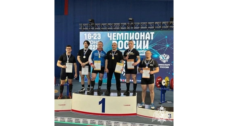 Новгородский росгвардеец стал призером в чемпионате России по пауэрлифтингу