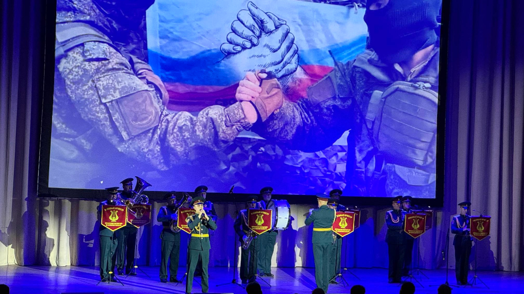 Военный оркестр брянской Росгвардии выступил на юбилее Кремлёвского полка