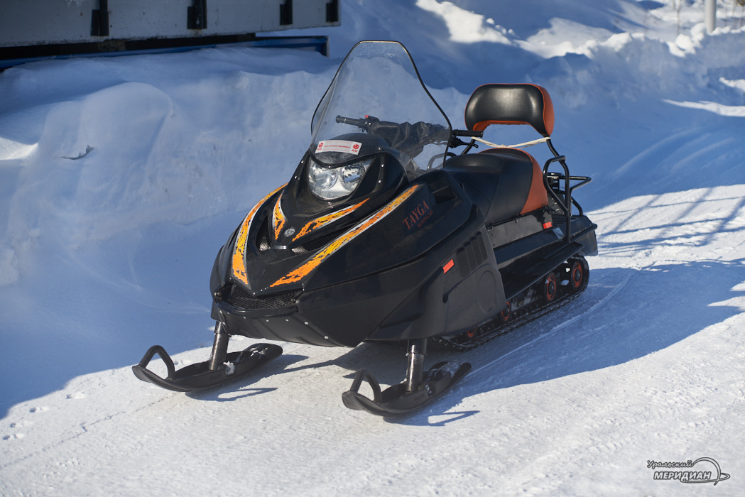 Снегоход ямал. Снегоходы в янао. Снегоходы в янао. Оленеводы на снегоходах. Снегоход полиция.
