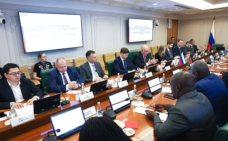 Встреча председателя Комитета СФ по международным делам Григория Карасина с заместителем Председателя Сената Республики Кения Катури Мурунги