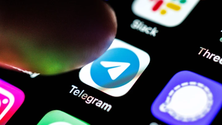 Сноуден: Telegram и WhatsApp стали инструментом западных спецслужб