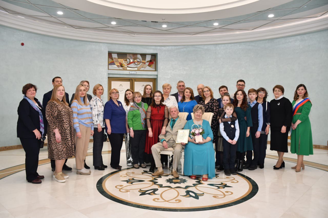 «Изумрудная» свадьба семьи Бабкиных в центральном отделе по г. Иркутску службы ЗАГС Иркутской области