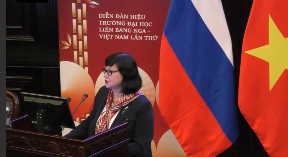 Елена Кудряшова приняла участие во Втором форуме ректоров российских и вьетнамских вузов