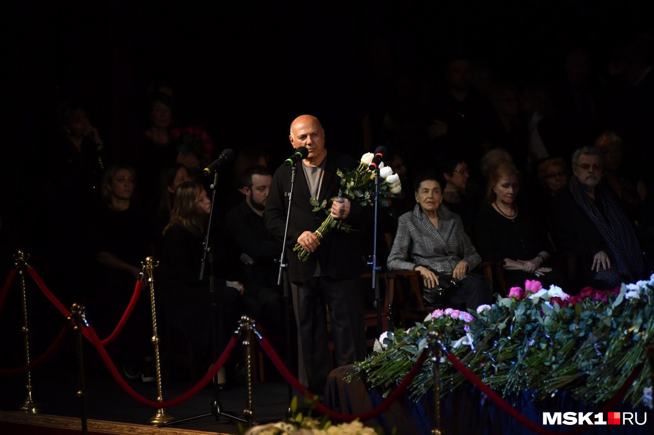 Ширвиндт на похоронах державина. Прощание с ширвиндтом прямая трансляция. Прощание с верой васильевой. Прощание с ширвиндтом прямая трансляция. Спектакль ширвиндт и державин.