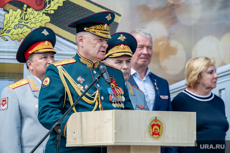 Начальник ПСВУ Николай Братухин произнес напутственные слова