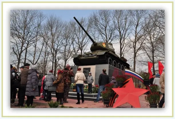 Памятник Т-34 в г.Долинск на Сахалине