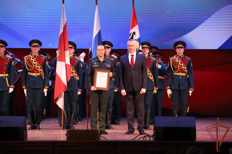 В Новосибирске прошли торжественные мероприятия по случаю празднования Дня войск национальной гвардии