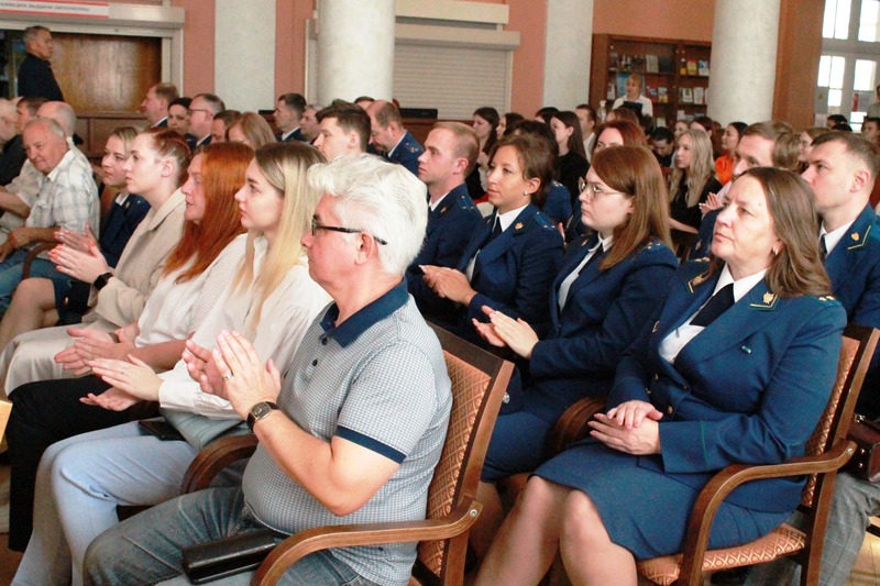 В Музее права Южного Урала открылась выставка «Государственный человек»