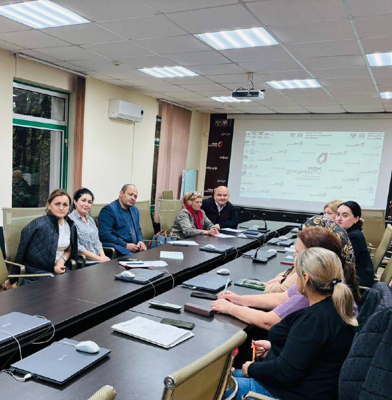 В Минтрудсоцзащиты КБР проведено рабочее совещание со специалистами отдела опеки и попечительства