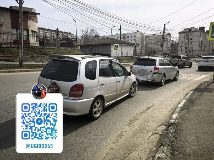 Пенсионерка за рулём не рассчитала дистанцию и устроила ДТП в Корсакове