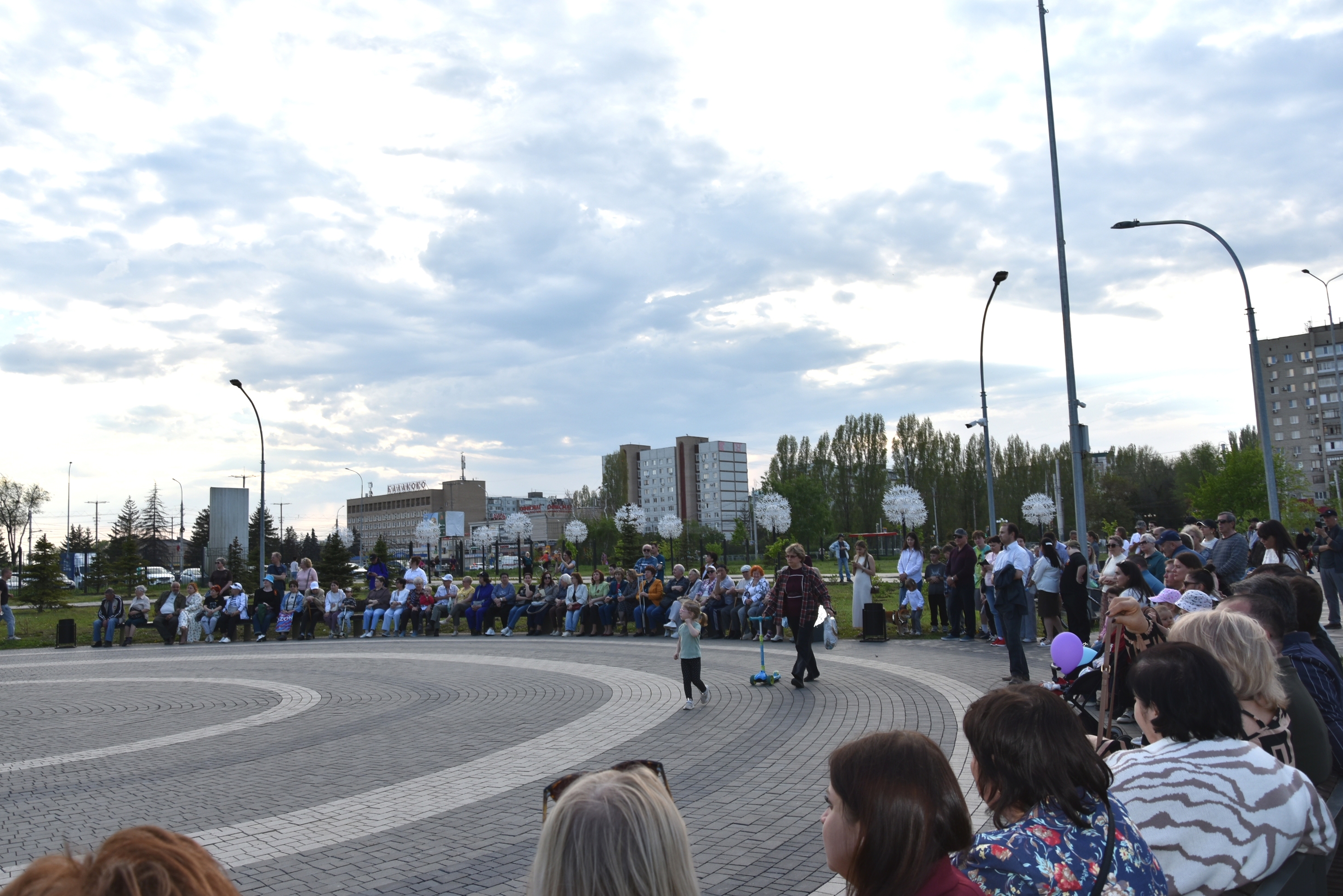 В парке «Центральный» прошел праздничный концерт «Мы память Победы в сердцах сохраним» 