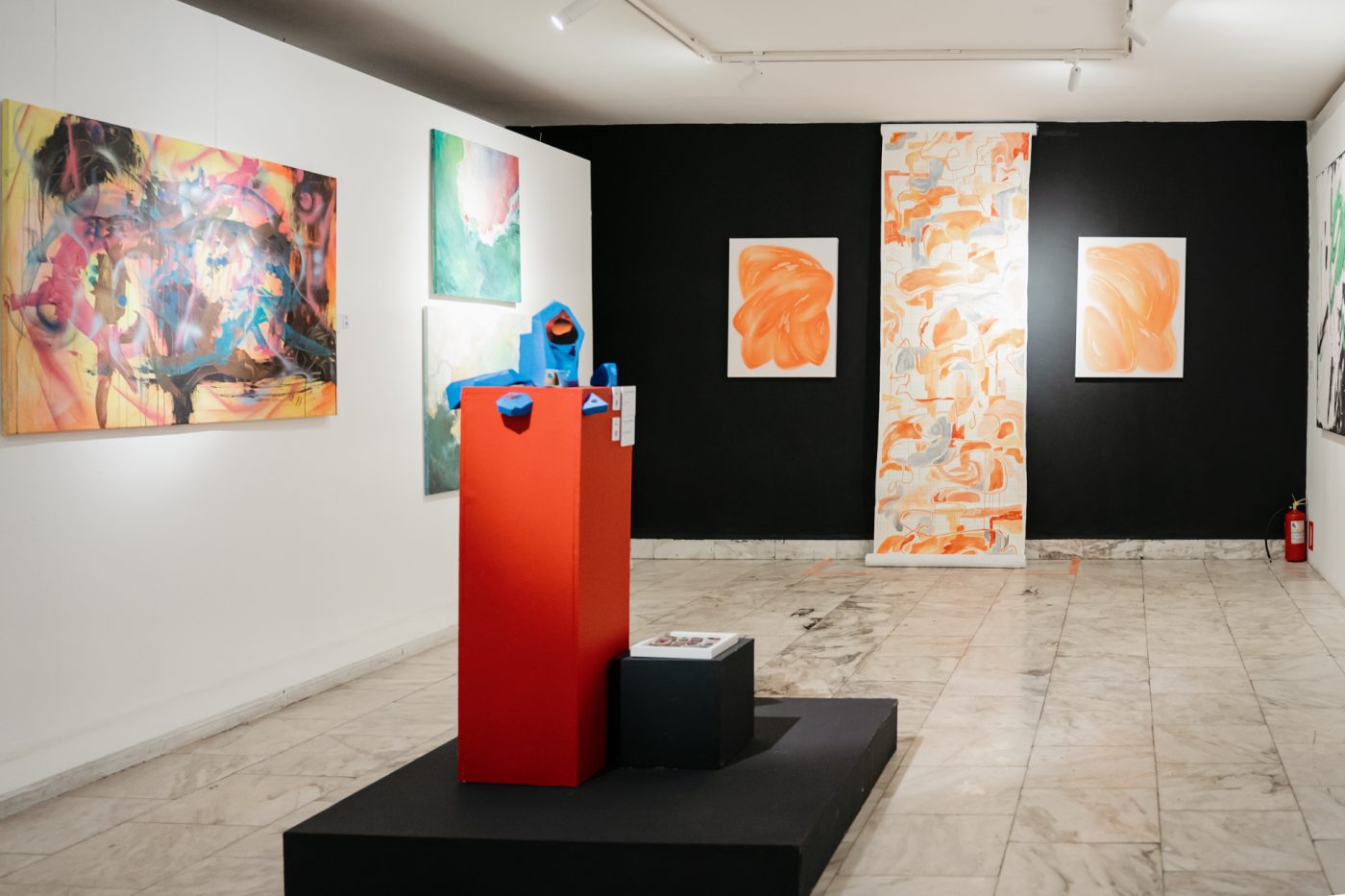 В Ростокине открылась выставка абстрактной живописи