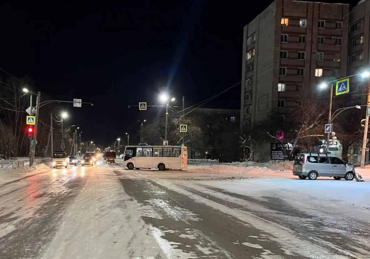 Девятилетняя девочка пострадала в ДТП с автобусом в Комсомольске-на-Амуре