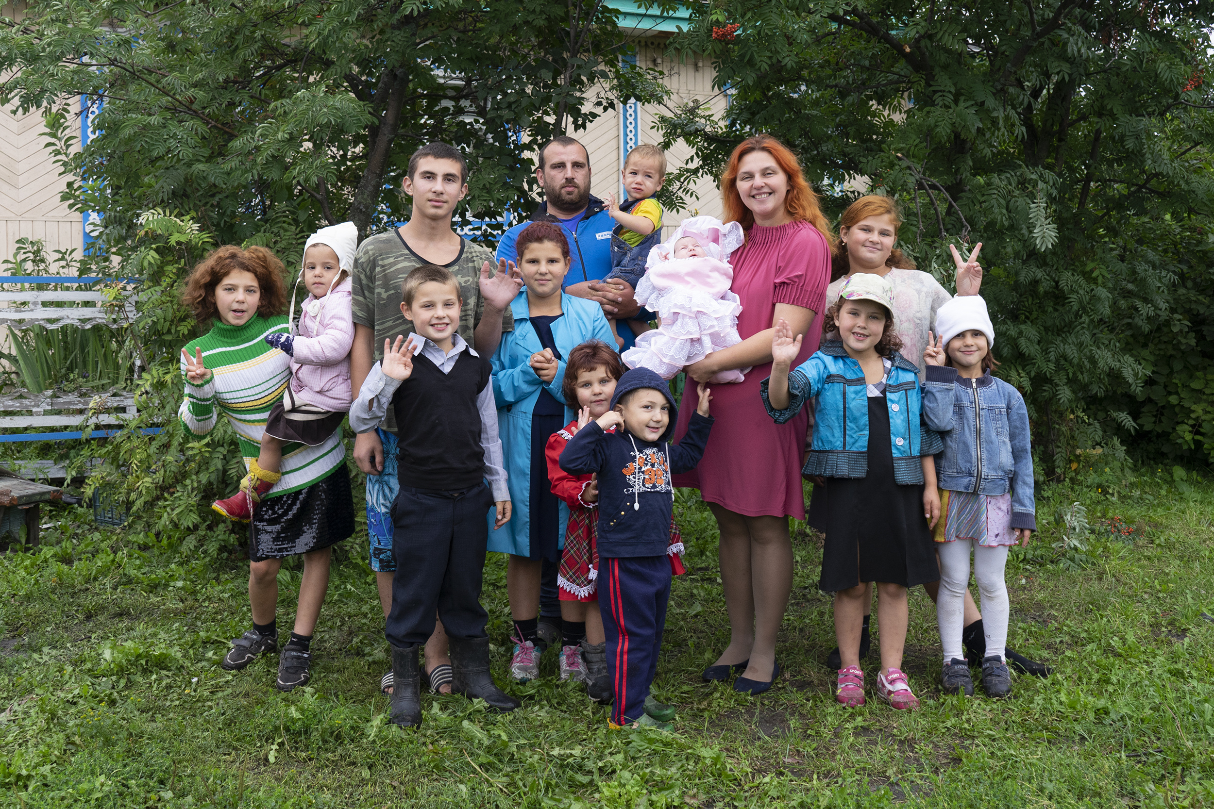 Мама 12 детей. Мать 12 детей. 12 детей. У кого было 12 детей. Семья даггар шоу.