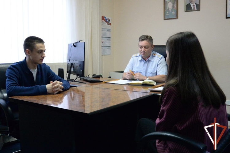 В Югре Росгвардия продолжает плановый прием граждан на службу