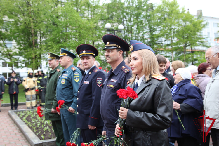 В Магадане росгвардейцы почтили память павших в годы Великой Отечественной войны