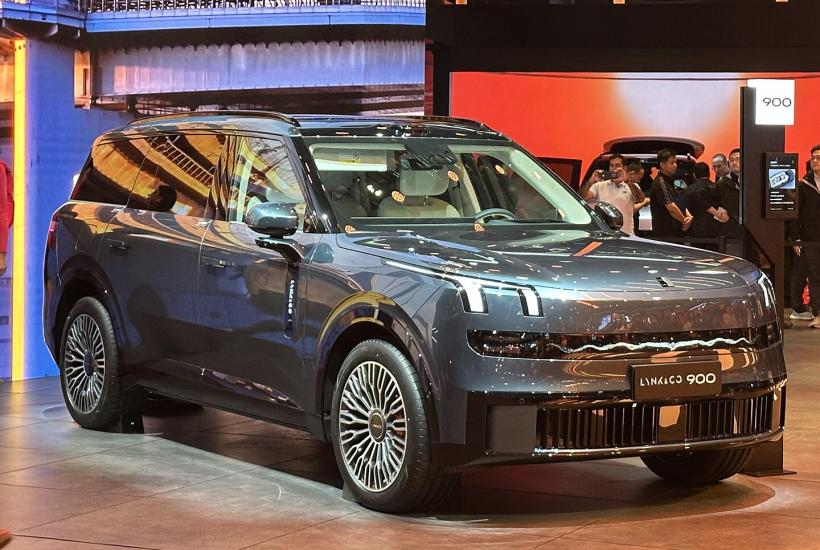 Lynk & Co 900