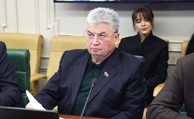 Геннадий Емельянов