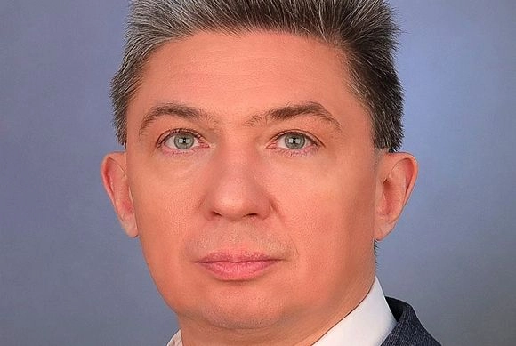 Биография Дмитрия Артамонова