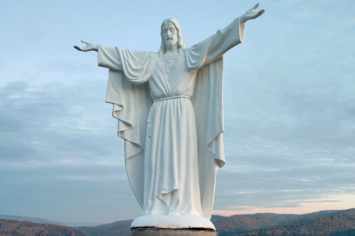 статуя христа