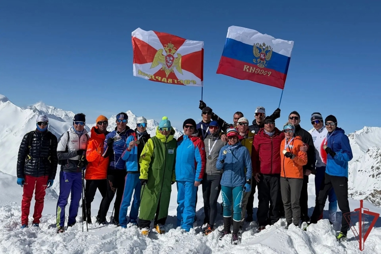 Военнослужащие Росгвардии стали чемпионами и призерами на соревнованиях по скайраннингу в Приэльбрусье