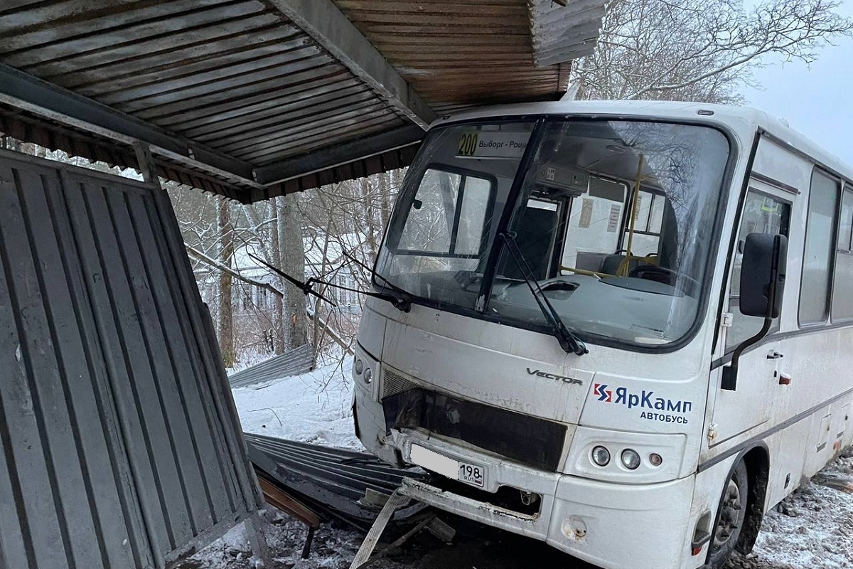 Автобус рощино выборг. Выборг автобус. Автовокзал Выборг. Рощино Выборг.