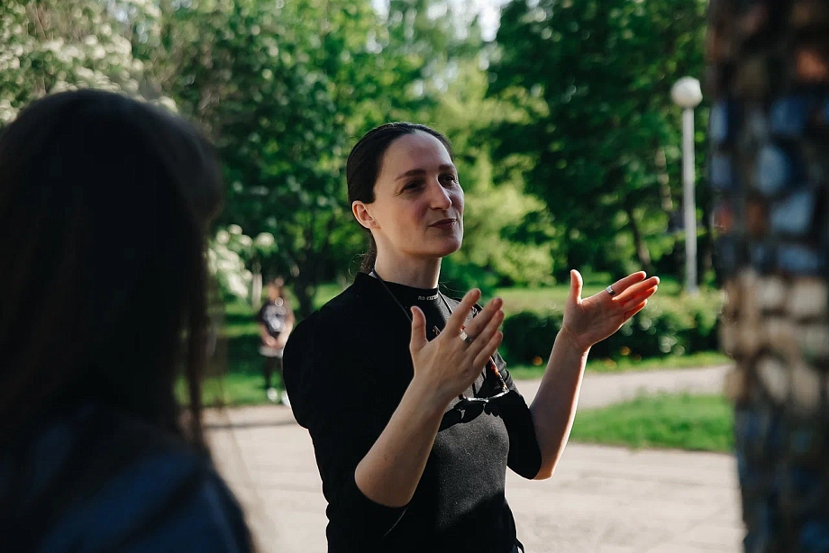 Фото: челнинские активисты начали восстанавливать скульптуру Ханова 