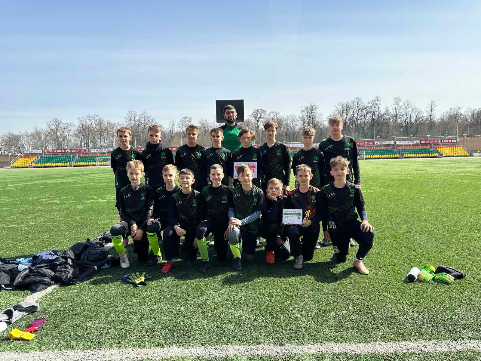 Црвена звезда обои на телефон. Звезда партизан. Дерби тюмень олимпийская. Сц дерби. Сц дерби.