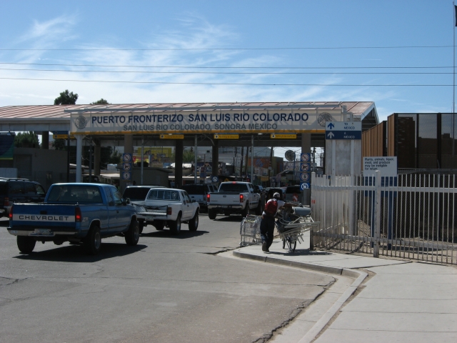 Пропускной пункт на границе с Мексикой. США