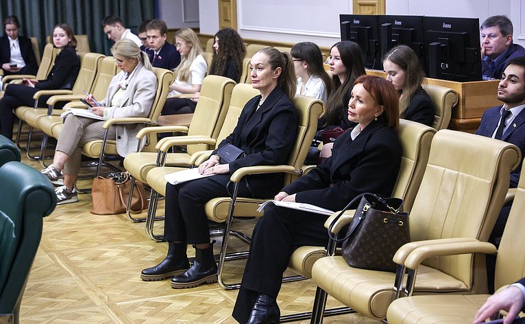 Заседание Совета по вопросам развития Сибири при Председателе Совета Федерации на тему «Сибирская экономика – от сырьевой к высокотехнологичной»