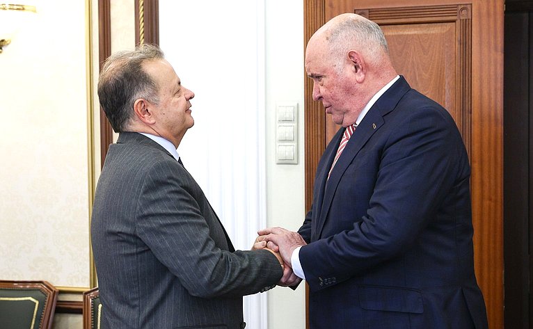 Председатель Комитета СФ по международным делам Григорий Карасин провел встречу с Послом Бразилии в России Родриго Соаресом