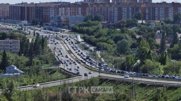 В Самаре тысячи машин встали в многокилометровую пробка на Московском шоссе 17 мая