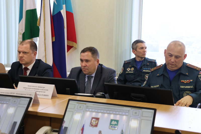 Глава МЧС России Александр Куренков провел заседание Правительственной комиссии