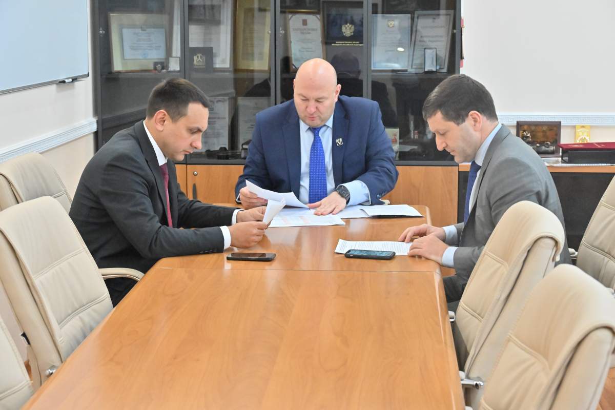 В администрации Хабаровска прошла рабочая встреча вице-мэра города с депутатами Государственной Думы РФ