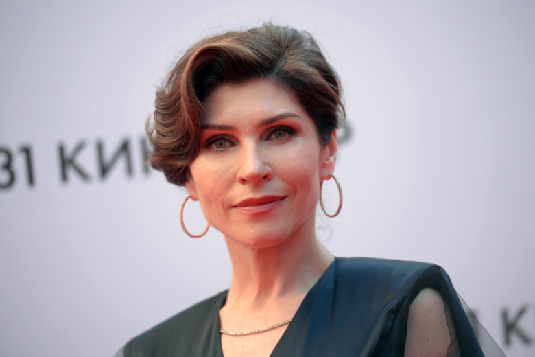 Слухи о проблемах со здоровьем, отсутствие детей, театр: как живет Камынина