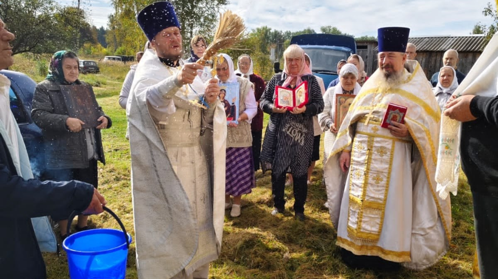 Храм брянского поселка Хутор-Бор отметил престольный праздник
