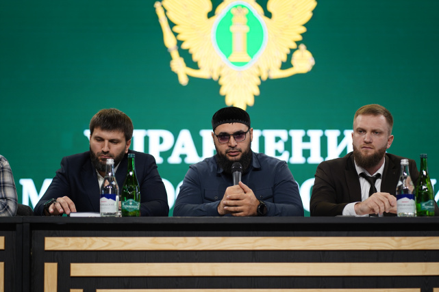 Сотрудники Управление Минюста России по Чеченской Республике провели встречу со студентами Чеченского государственного университета им. А.А. Кадырова.